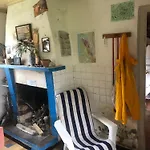 Petite Maison Rustique Et Atypique * Hourtin