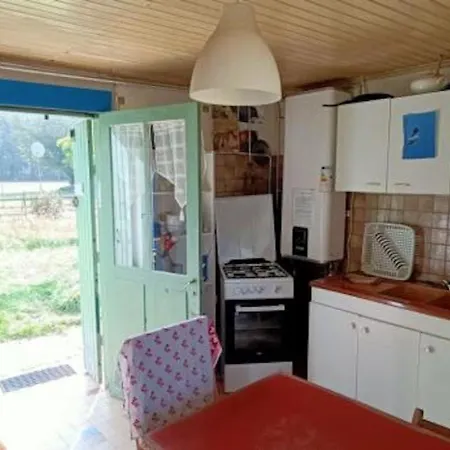 Petite Maison Rustique Et Atypique *